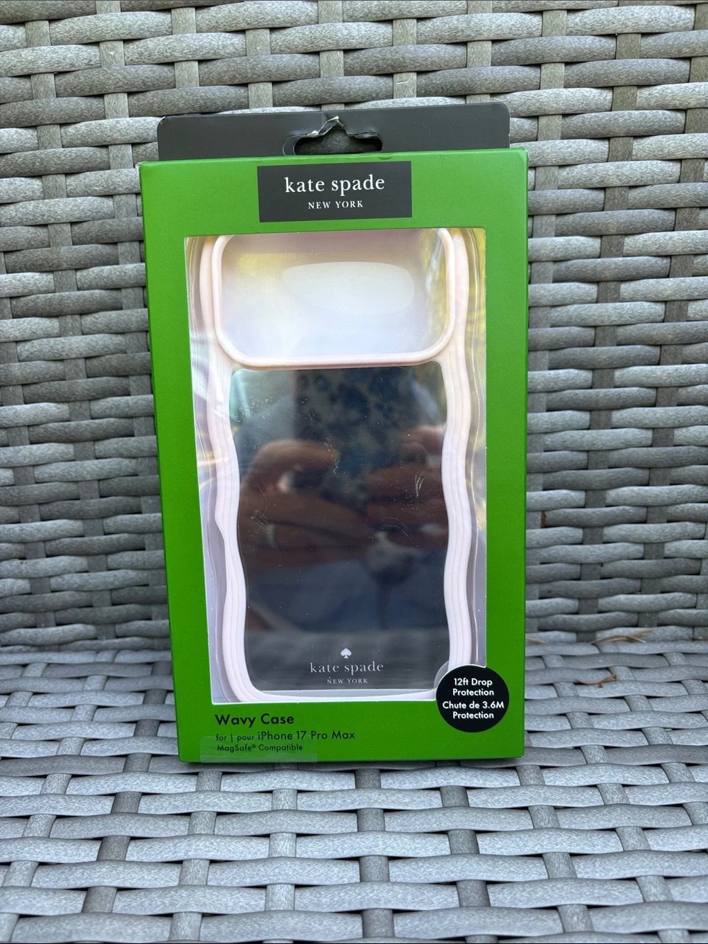 Kate Spade Wavy iPhone 17 Pro Max Phone Case